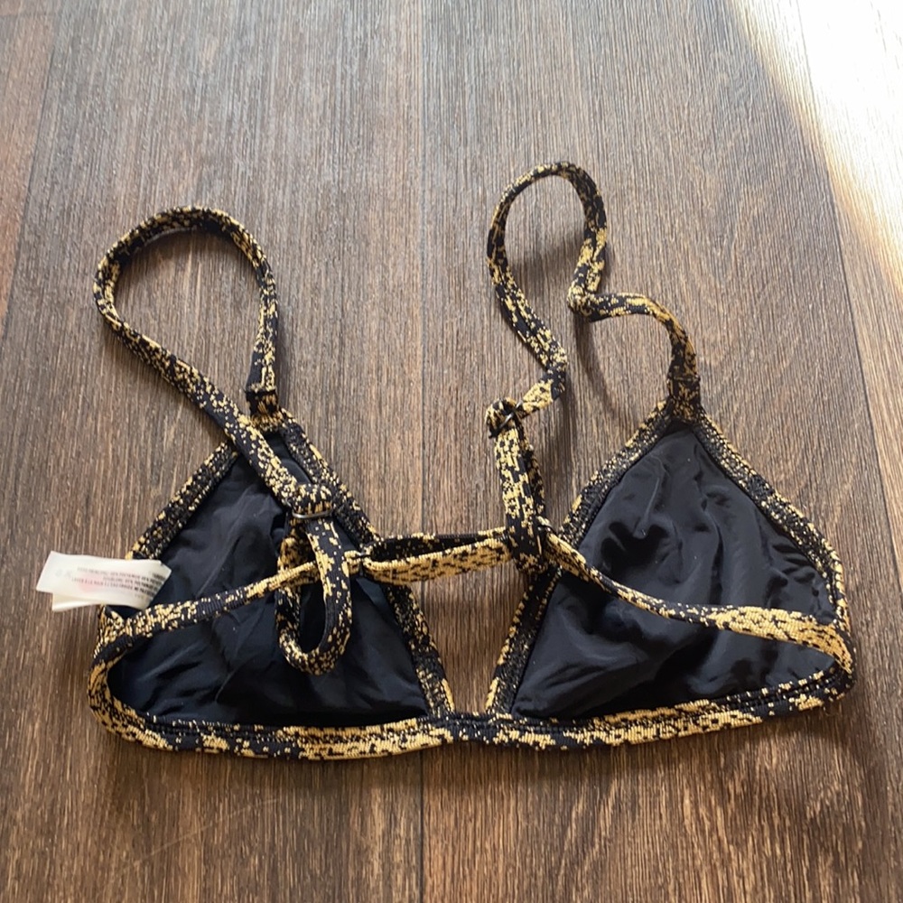 Solid & Stripped Bikini Top - image 3